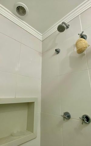 Apartamento à venda com 155m², 3 quartos e 3 vagas Apartamento à venda com 155m², 3 quartos e 3 vagasBanheiro 1