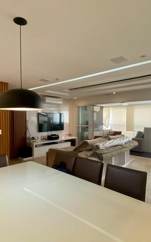 Apartamento à venda com 155m², 3 quartos e 3 vagas Apartamento à venda com 155m², 3 quartos e 3 vagasSala