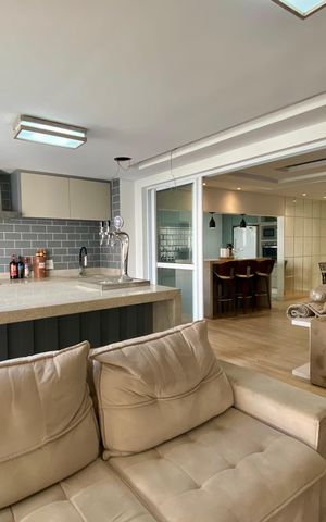 Apartamento à venda com 155m², 3 quartos e 3 vagas Apartamento à venda com 155m², 3 quartos e 3 vagasVaranda