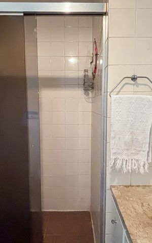 Apartamento à venda com 111m², 3 quartos e 2 vagasBanheiro social