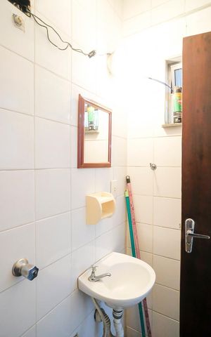 Casa à venda com 188m², 3 quartos e 3 vagasBanheiro do quintal