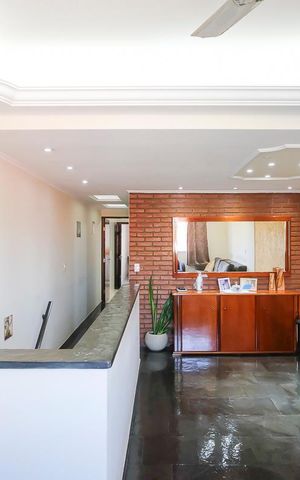 Casa à venda com 188m², 3 quartos e 3 vagasSala