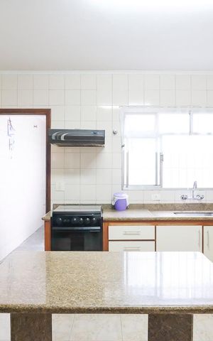 Casa à venda com 188m², 3 quartos e 3 vagasCozinha 
