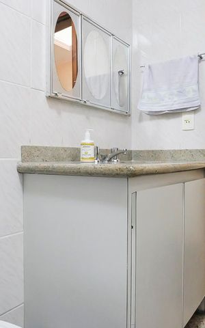 Casa à venda com 188m², 3 quartos e 3 vagasBanheiro 2