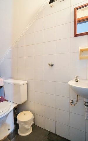 Casa à venda com 188m², 3 quartos e 3 vagasBanheiro do quintal