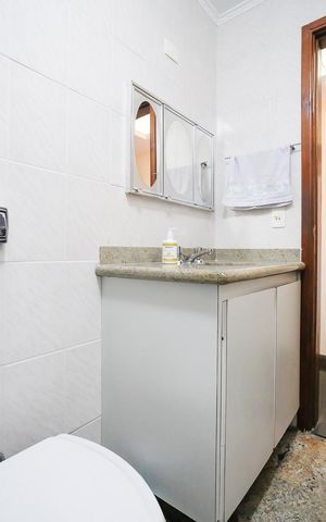 Casa à venda com 188m², 3 quartos e 3 vagasBanheiro 2