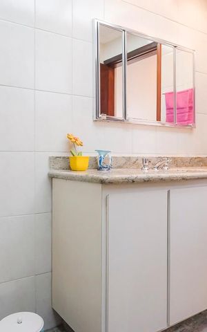 Casa à venda com 188m², 3 quartos e 3 vagasBanheiro 1