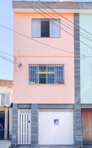 Casa à venda com 188m², 3 quartos e 3 vagasFachada + plaquinha 