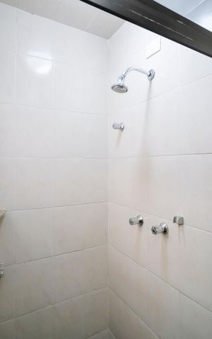 Casa à venda com 188m², 3 quartos e 3 vagasBanheiro 1