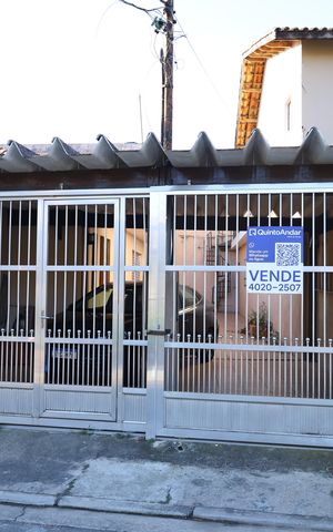 Casa à venda com 75m², 1 quarto e 2 vagasPlaca grande instalada no portão do imóvel em 08.06.2026 - Código da placa: WYNY-766
