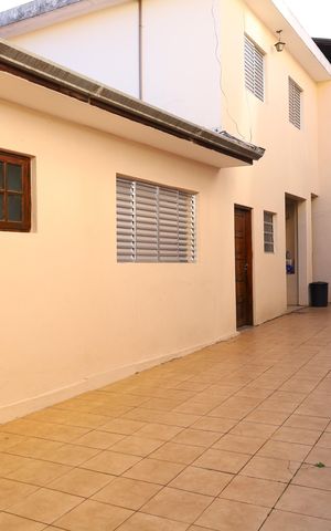 Casa à venda com 75m², 1 quarto e 2 vagasQuintal 