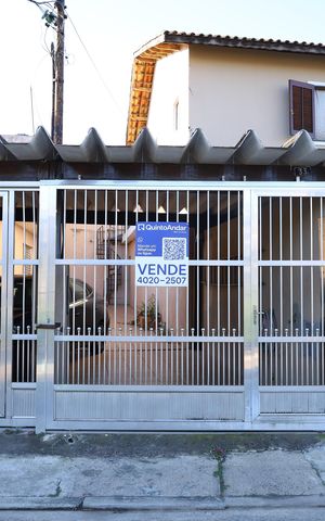 Casa à venda com 75m², 1 quarto e 2 vagasFachada do imóvel - Placa grande instalada no portão do imóvel em 08.06.2026 - Código da placa: WYNY-766