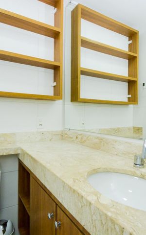 Apartamento à venda com 82m², 3 quartos e 2 vagasBanheiro da Suíte