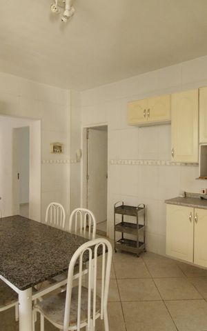 Casa para alugar com 381m², 7 quartos e 3 vagasCozinha