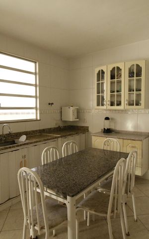 Casa para alugar com 381m², 7 quartos e 3 vagasCozinha