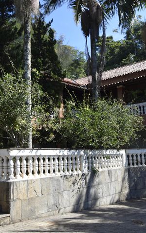 Casa para alugar com 800m², 6 quartos e 12 vagasEntrada da Garagem