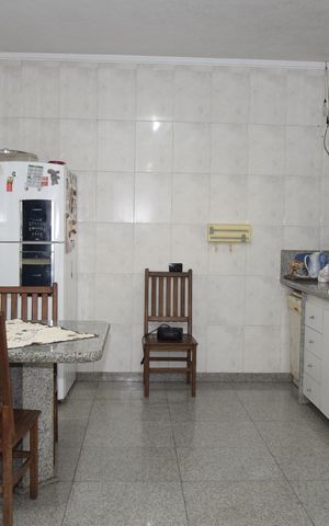Casa para alugar com 800m², 6 quartos e 12 vagasCozinha
