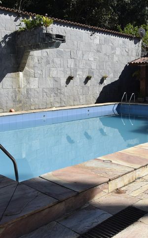 Casa para alugar com 800m², 6 quartos e 12 vagasPiscina