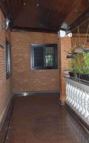 Casa para alugar com 800m², 6 quartos e 12 vagasEntrada
