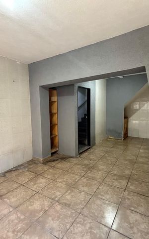 Casa à venda com 90m², 2 quartos e 1 vaga Casa à venda com 90m², 2 quartos e 1 vagaGaragem