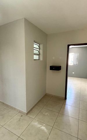 Casa à venda com 90m², 2 quartos e 1 vaga Casa à venda com 90m², 2 quartos e 1 vagaCorredor