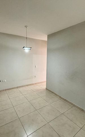 Casa à venda com 90m², 2 quartos e 1 vaga Casa à venda com 90m², 2 quartos e 1 vagaSala