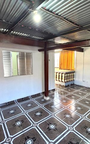 Casa à venda com 90m², 2 quartos e 1 vaga Casa à venda com 90m², 2 quartos e 1 vagaQuintal
