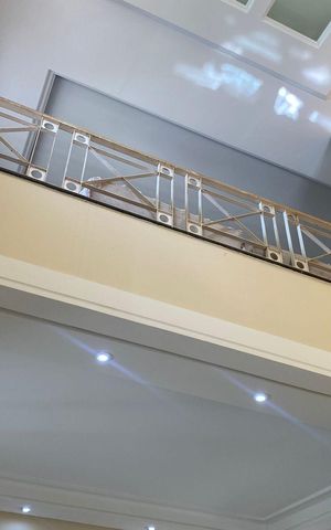 Casa de condomínio para alugar com 500m², 5 quartos e 2 vagas