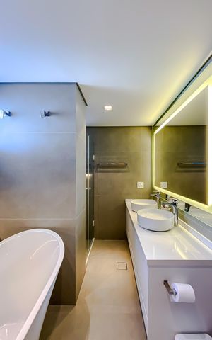 Apartamento à venda com 129m², 4 quartos e 2 vagas Apartamento à venda com 129m², 4 quartos e 2 vagasBanheiro da Suíte