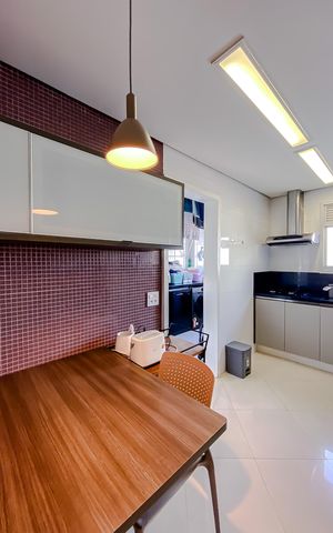 Apartamento à venda com 129m², 4 quartos e 2 vagas Apartamento à venda com 129m², 4 quartos e 2 vagasCozinha