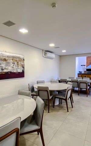 Apartamento à venda com 129m², 4 quartos e 2 vagas Apartamento à venda com 129m², 4 quartos e 2 vagasÁrea comum - Salão de festas