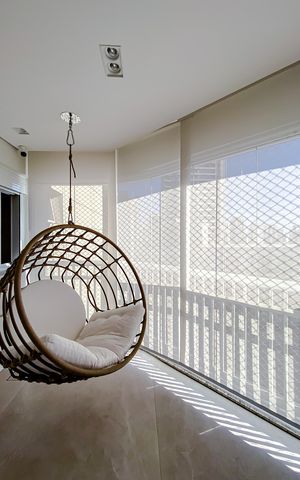 Apartamento à venda com 129m², 4 quartos e 2 vagas Apartamento à venda com 129m², 4 quartos e 2 vagasVaranda