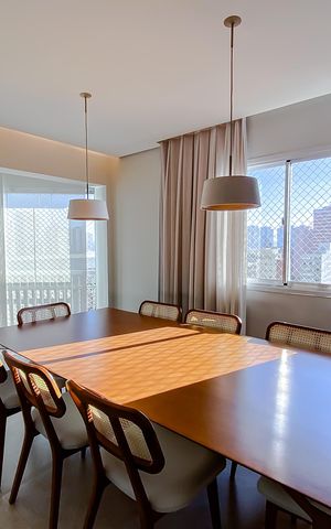 Apartamento à venda com 129m², 4 quartos e 2 vagas Apartamento à venda com 129m², 4 quartos e 2 vagasVaranda