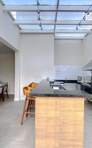Apartamento à venda com 129m², 4 quartos e 2 vagas Apartamento à venda com 129m², 4 quartos e 2 vagasÁrea comum - Churrasqueira