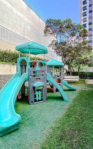 Apartamento à venda com 129m², 4 quartos e 2 vagas Apartamento à venda com 129m², 4 quartos e 2 vagasÁrea comum - Playground