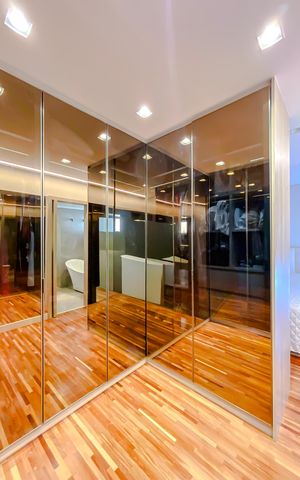 Apartamento à venda com 129m², 4 quartos e 2 vagas Apartamento à venda com 129m², 4 quartos e 2 vagasCloset da suíte