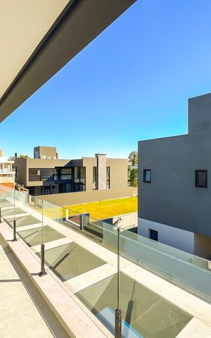 Casa de condomínio para alugar com 242m², 3 quartos e 3 vagas