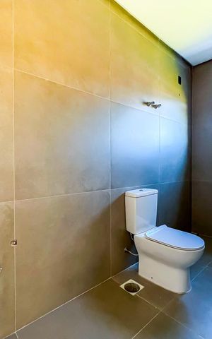 Casa de condomínio para alugar com 242m², 3 quartos e 3 vagas Casa de condomínio para alugar com 242m², 3 quartos e 3 vagasBanheiro 1