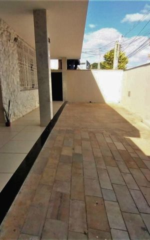 Casa para alugar com 272m², 3 quartos e 4 vagas Casa para alugar com 272m², 3 quartos e 4 vagasÁrea externa
