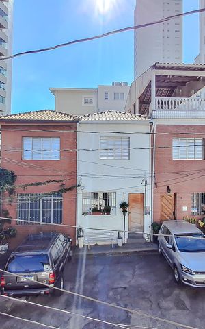 Casa à venda com 150m², 4 quartos e 2 vagas Casa à venda com 150m², 4 quartos e 2 vagasVista do Quarto 1