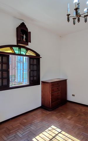 Casa à venda com 150m², 4 quartos e 2 vagas Casa à venda com 150m², 4 quartos e 2 vagasQuarto 1