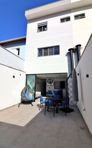 Casa à venda com 232m², 3 quartos e 3 vagasEspaço Gourmet e Quintal 