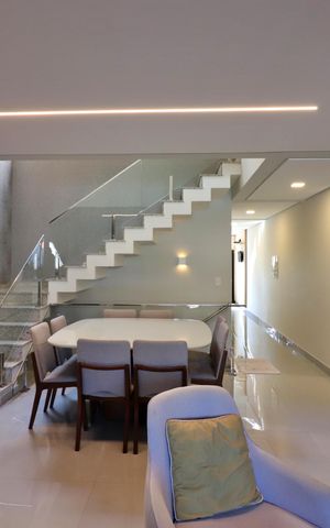 Casa à venda com 232m², 3 quartos e 3 vagasSala 