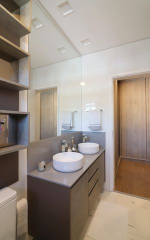 Casa à venda com 232m², 3 quartos e 3 vagasQuarto 2 - Suíte Banheiro 