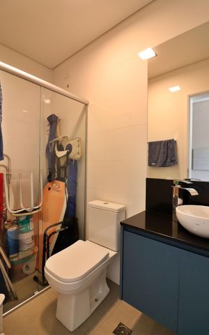 Casa à venda com 232m², 3 quartos e 3 vagasBanheiro de serviço