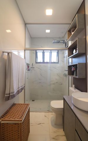 Casa à venda com 232m², 3 quartos e 3 vagasQuarto 2 - Suíte Banheiro 