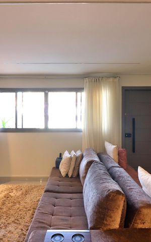 Casa à venda com 232m², 3 quartos e 3 vagasSala 