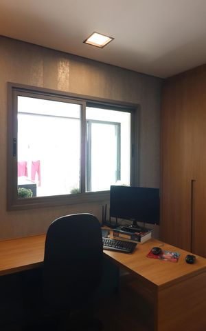 Casa à venda com 232m², 3 quartos e 3 vagasEscritório