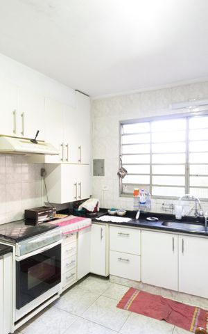 Casa para alugar com 230m², 4 quartos e 2 vagas Casa para alugar com 230m², 4 quartos e 2 vagasCozinha