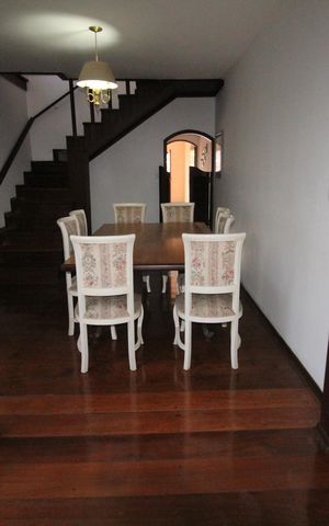 Casa para alugar com 217m², 4 quartos e 2 vagasSala 1